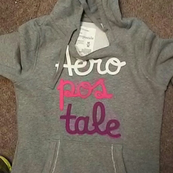 1 hoodie by aero and 1 jacket by converse take bot - Picture 2 of 3